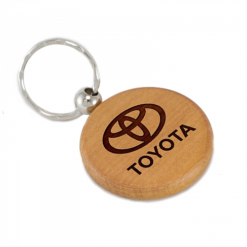 Брелок Toyota из дерева