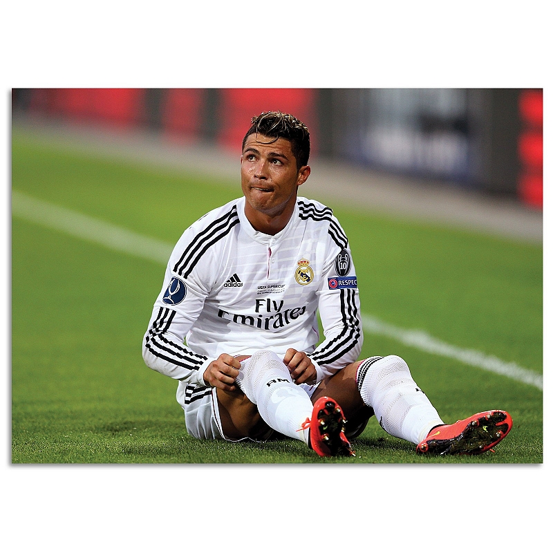 Постер Рональдо на траве - # 1 Постер Рональдо на траве #1