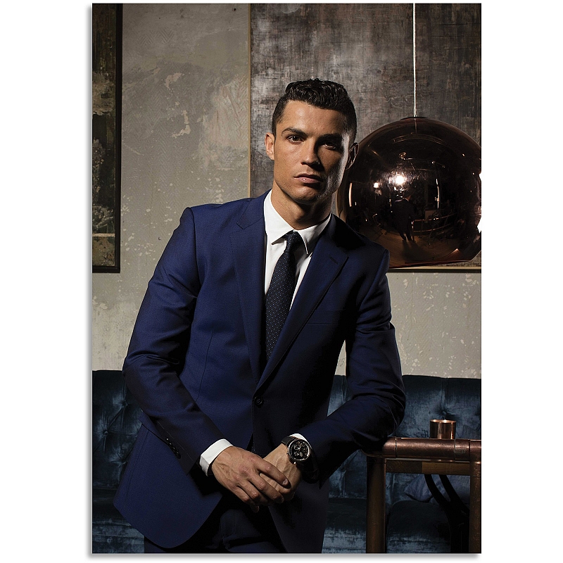 Постер Роналдо в костюме - # 1 Постер Роналдо в костюме #1