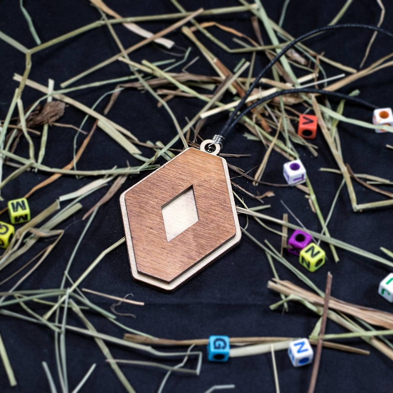 Брелок из дерева Renault - # 2 Брелок из дерева Renault #2